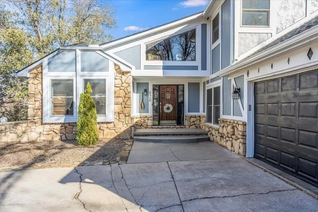 $325,000 | 820 Madapalla Court, Derby, KS 67037