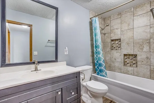 $325,000 | 820 Madapalla Court, Derby, KS 67037