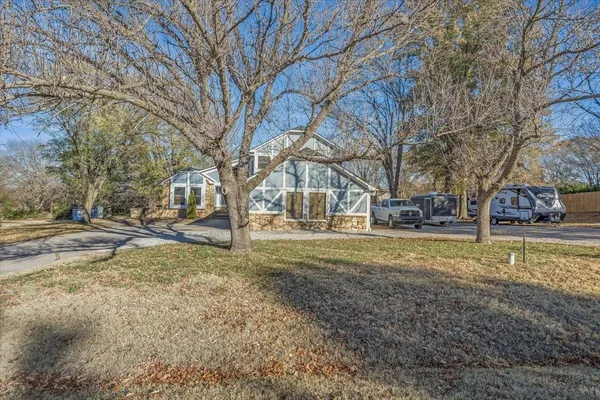 $325,000 | 820 Madapalla Court, Derby, KS 67037