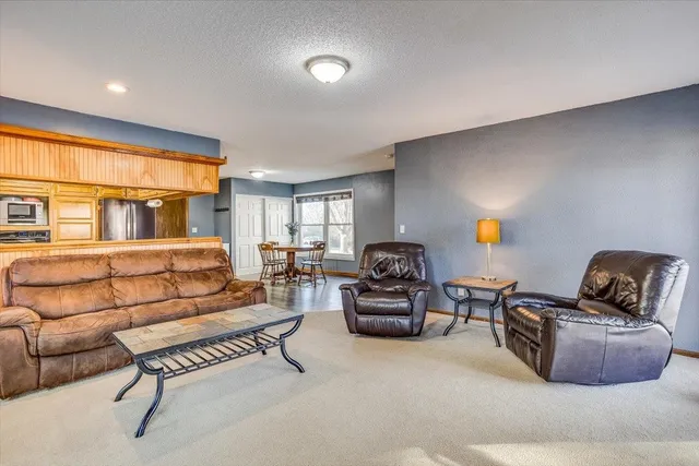 $325,000 | 820 Madapalla Court, Derby, KS 67037