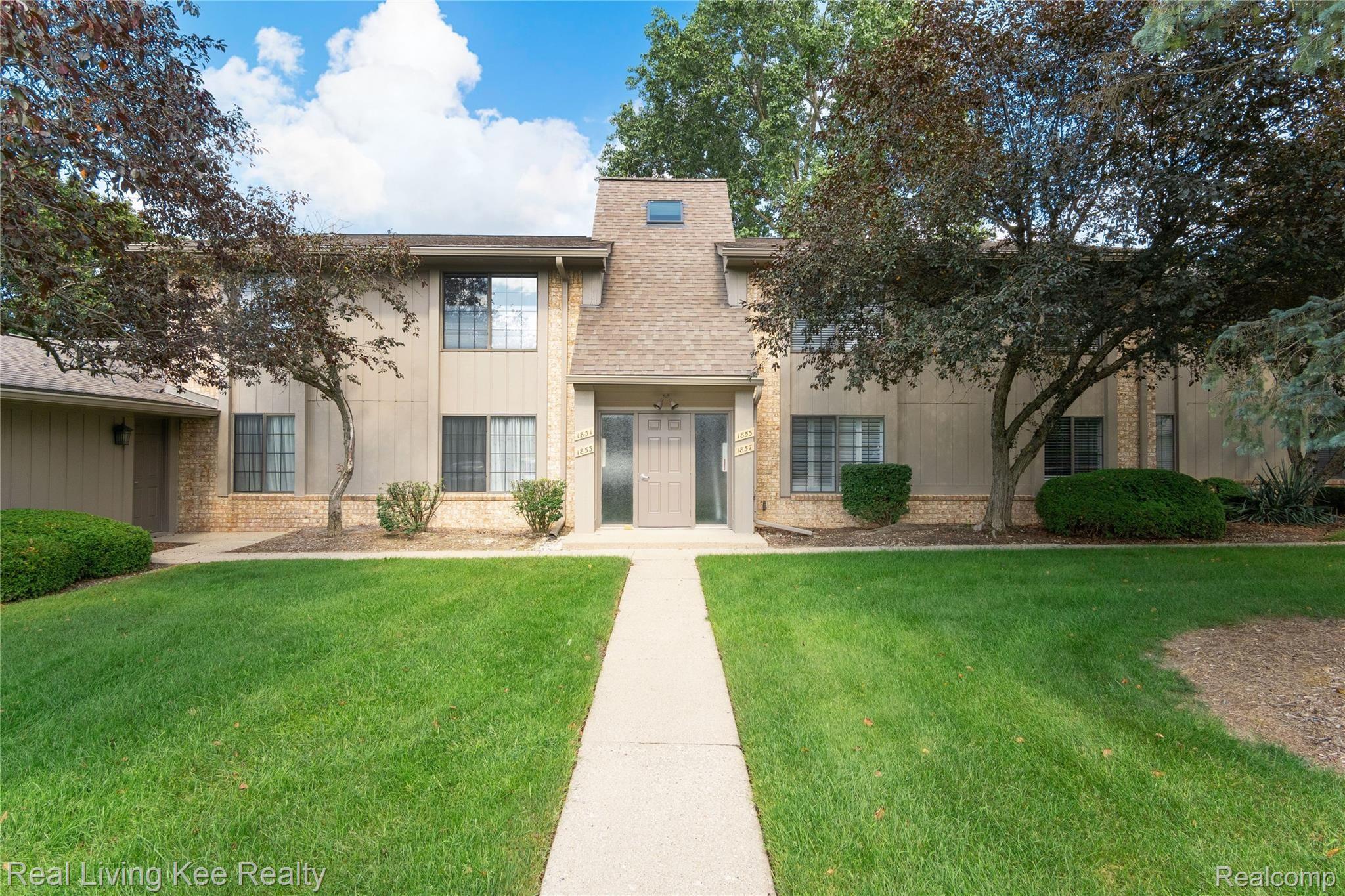 1853 Meadow Dale Court Rochester, MI 48309 - Photo 1 of 43 1853 Meadow Dale