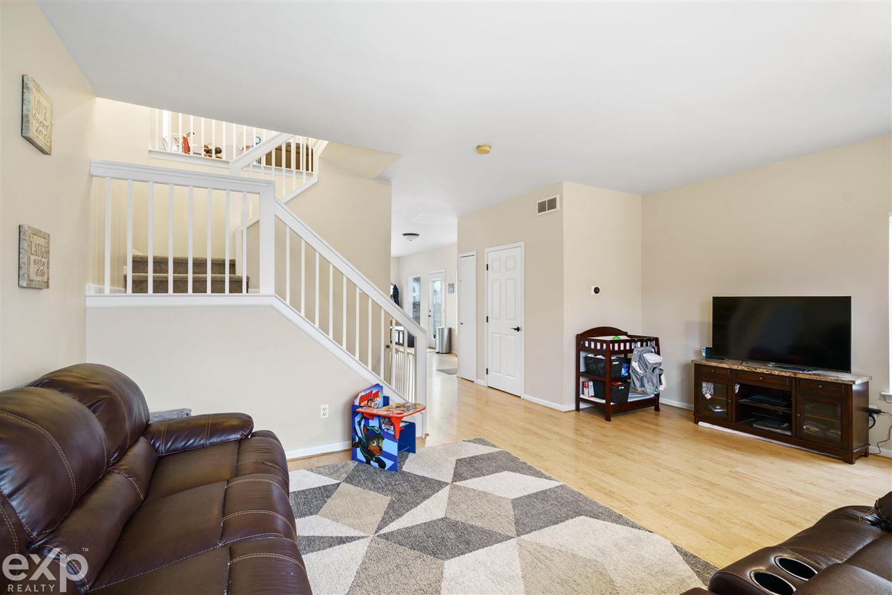 51845 Rivard Road New Baltimore, MI 48047 - Photo 4 of 34