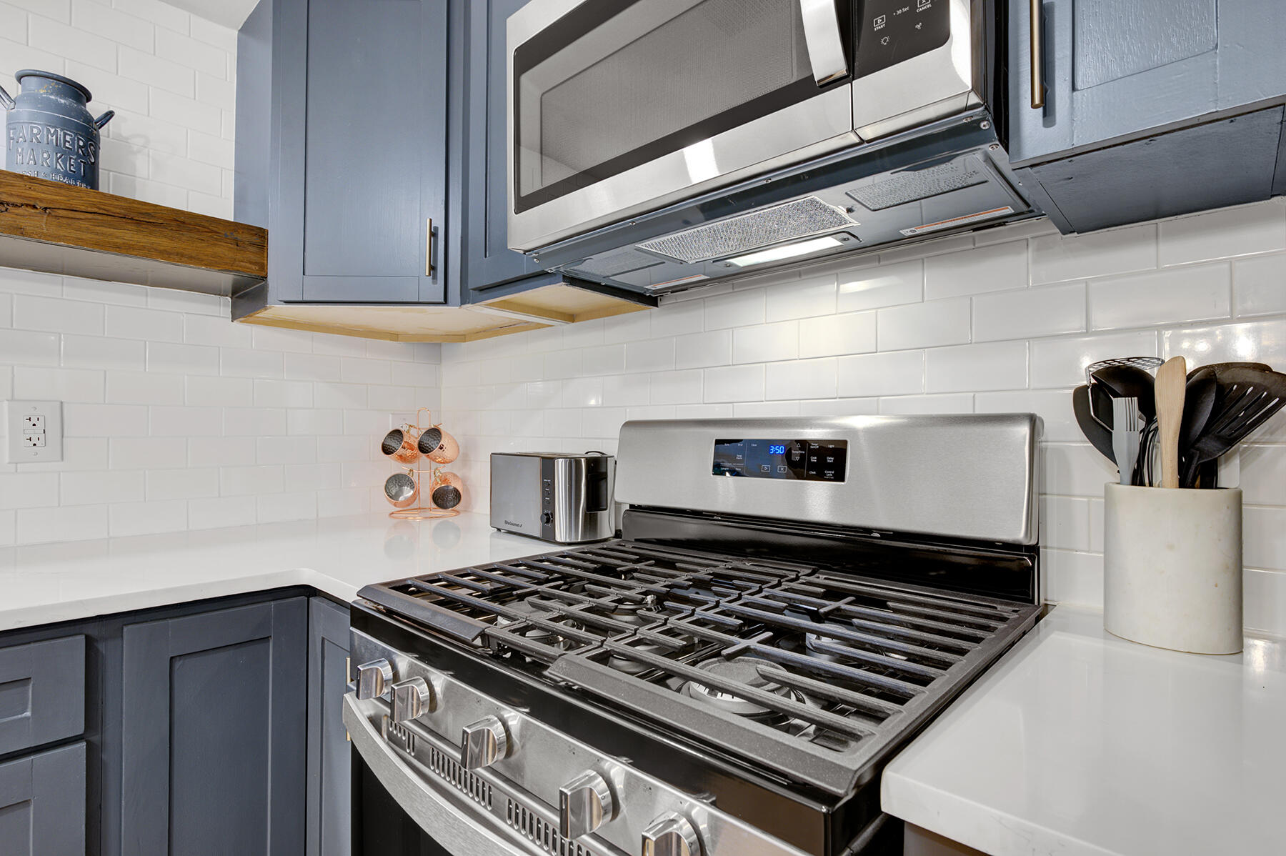 4731 Spruce Street North Charleston, SC 29405 - Photo 10 of 32 oven