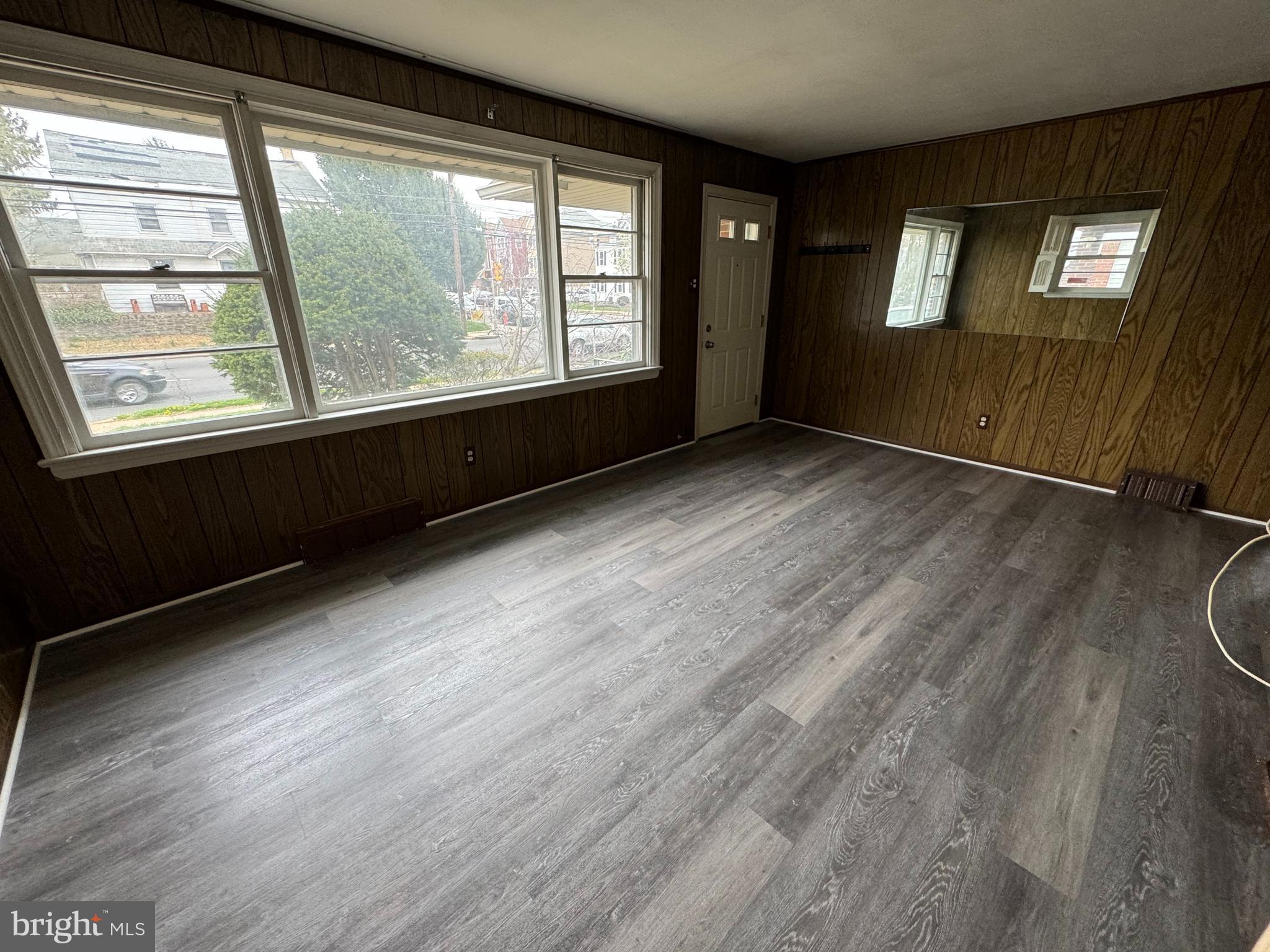 1516 Rhawn Street Philadelphia, PA 19111 - Photo 2 of 12 Gallery Image 2