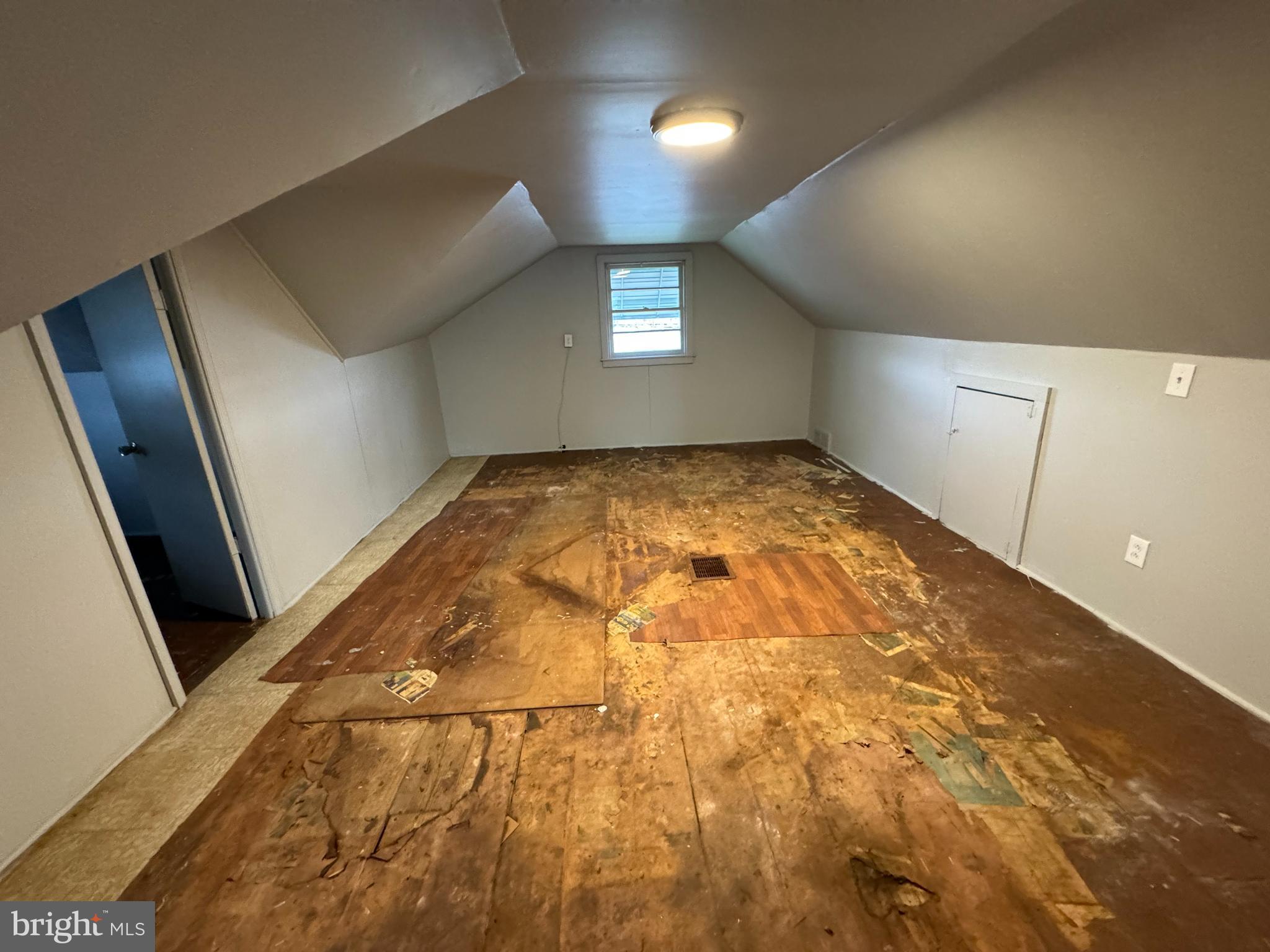 1516 Rhawn Street Philadelphia, PA 19111 - Photo 7 of 12 Gallery Image 7
