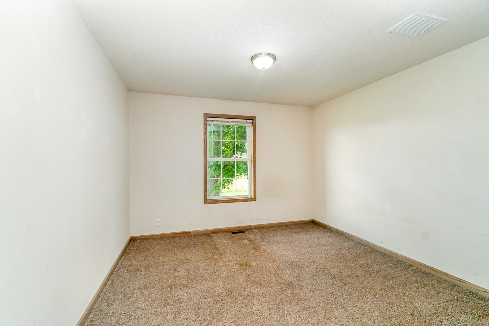 4446 Bay Arenac Line Road Pinconning, MI 48650 - Photo 6 of 40 50093510-5.JPG