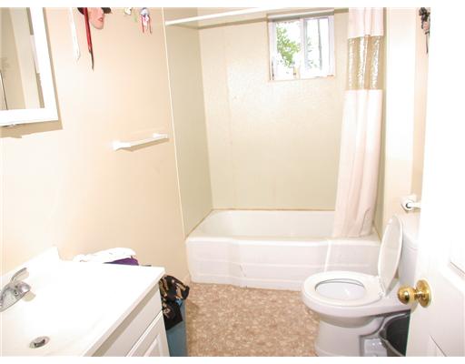 487 Rathbun Street Woonsocket, RI 02895 - Photo 14 of 17 Bathroom.
