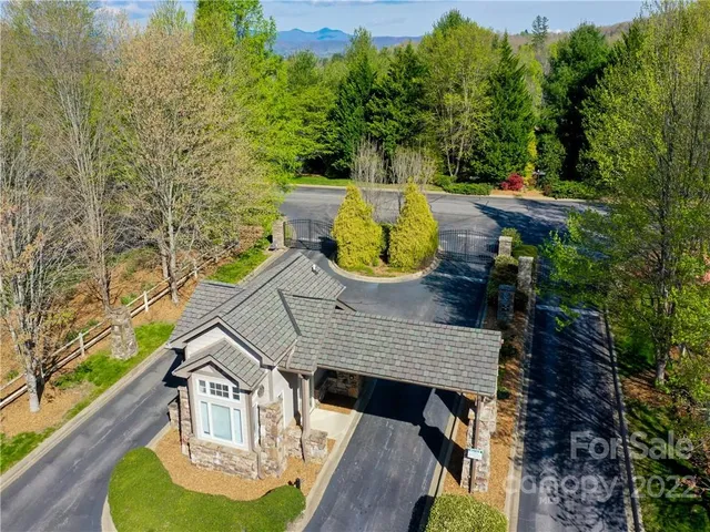 $35,000 | 216 Mountain Crest Drive, Unit 34, Hendersonville, NC 28739