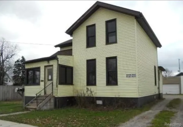 $34,000 | 132 North Woodbridge Street, Saginaw, MI 48602