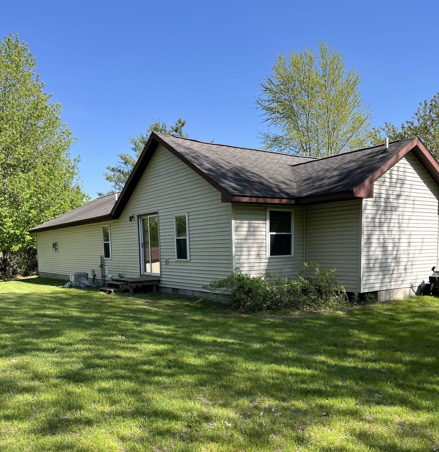 2290 Dale Road Beaverton, MI 48612 - Photo 4 of 24