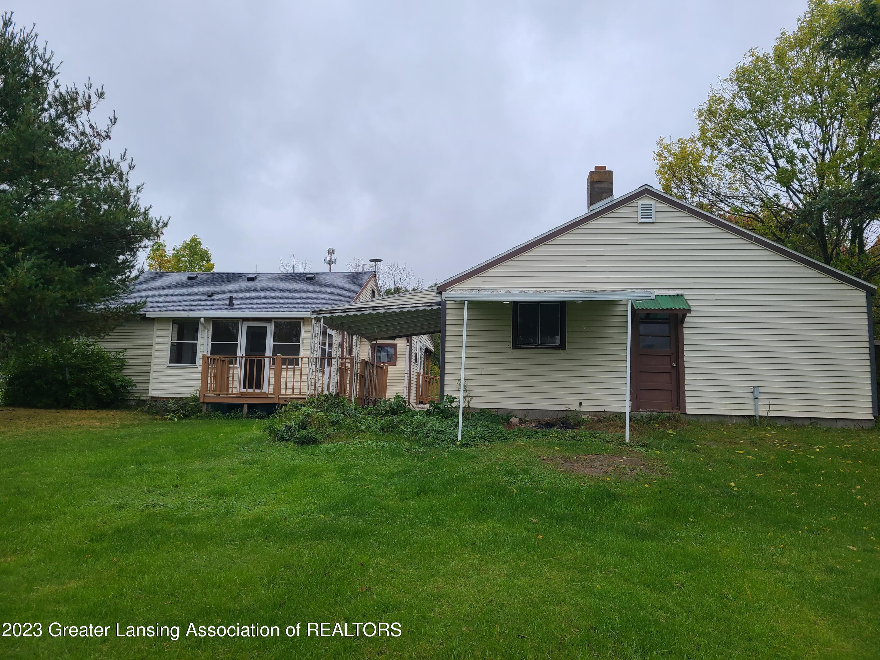 4827 North Gunnell Road Dimondale, MI 48821 - Photo 2 of 22 20231014_130714