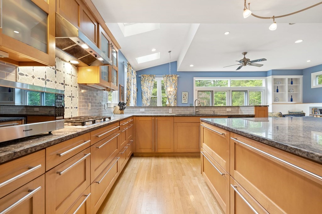 46 Fiske Road Wellesley, MA 02481 - Photo 9 of 35 Gallery Image 9