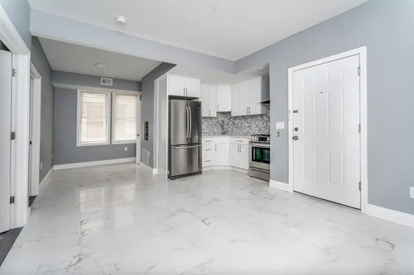$2,000 | 77 Randolph Avenue, Unit 3R, Jersey City, NJ 07305
