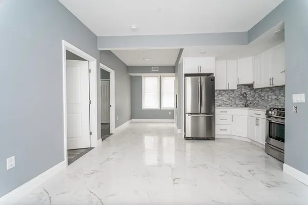 $2,000 | 77 Randolph Avenue, Unit 3R, Jersey City, NJ 07305