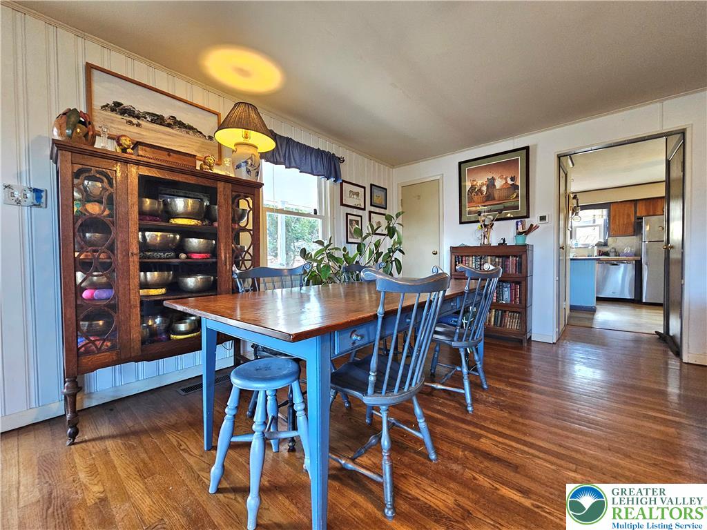 205 Valley View Road Hellertown, PA 18055 - Photo 9 of 27 Dining roomm
