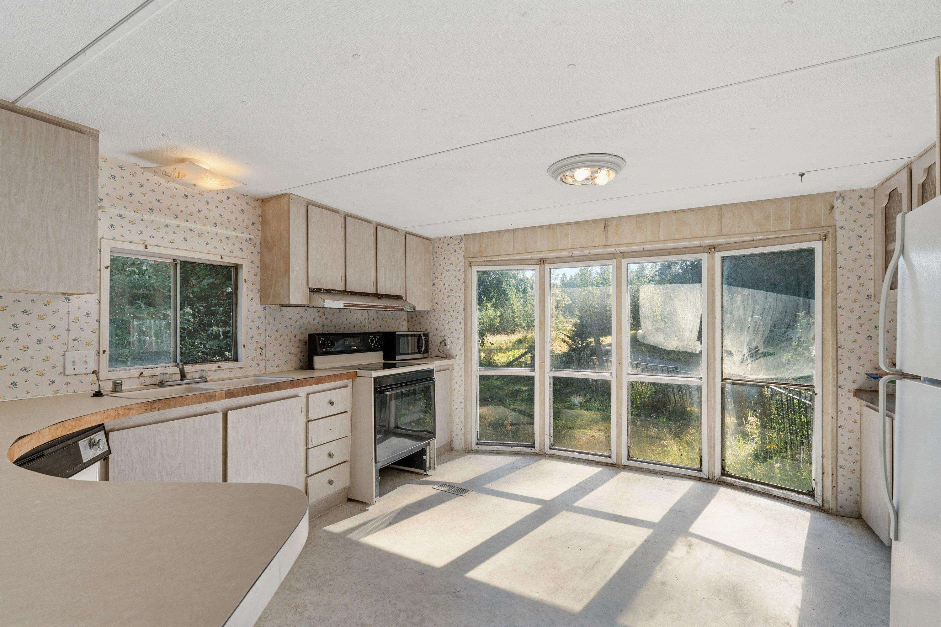 2132 Nicholson Road Elk, WA 99009 - Photo 14 of 48 Gallery Image 14
