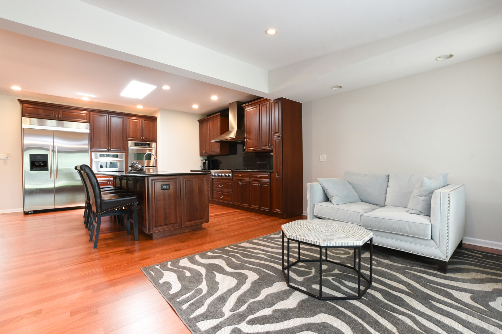 285 Gatesby Road Riverside, IL 60546 - Photo 13 of 51