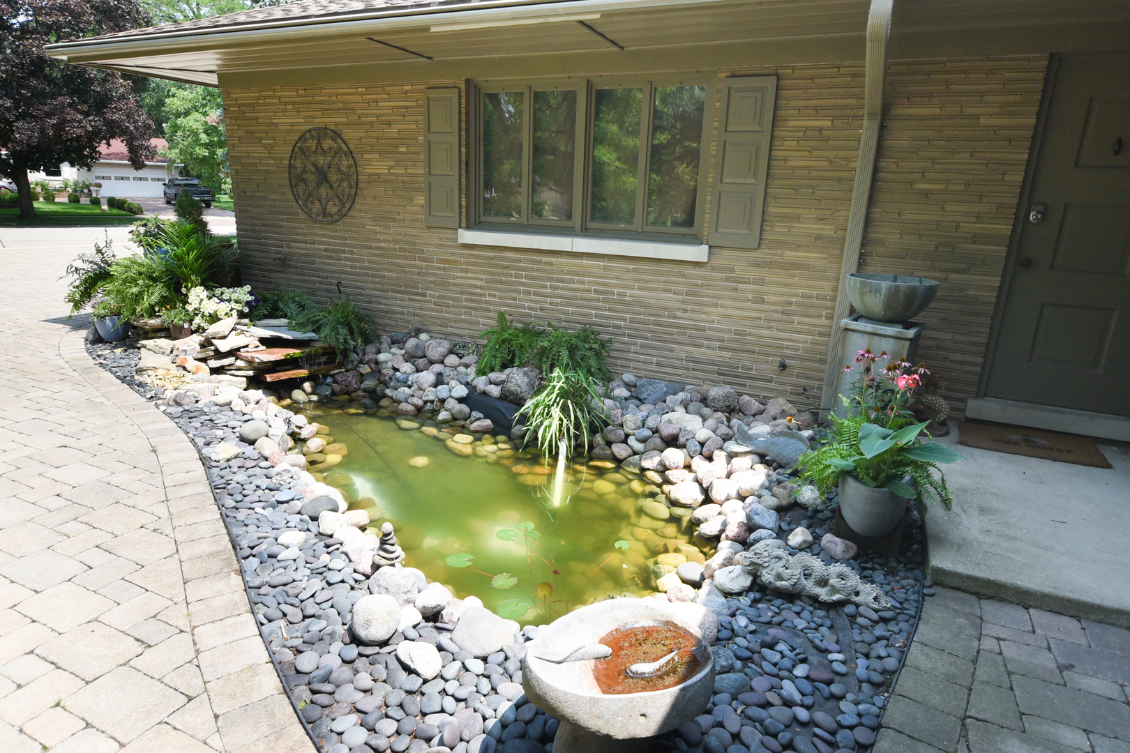 285 Gatesby Road Riverside, IL 60546 - Photo 4 of 51