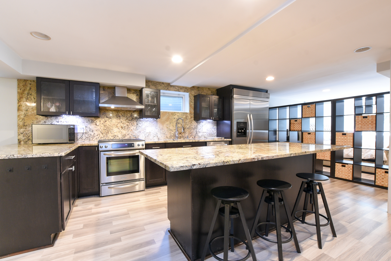 285 Gatesby Road Riverside, IL 60546 - Photo 37 of 51