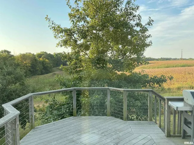 $2,400,000 | 1808 106th Avenue West, Milan, IL 61264