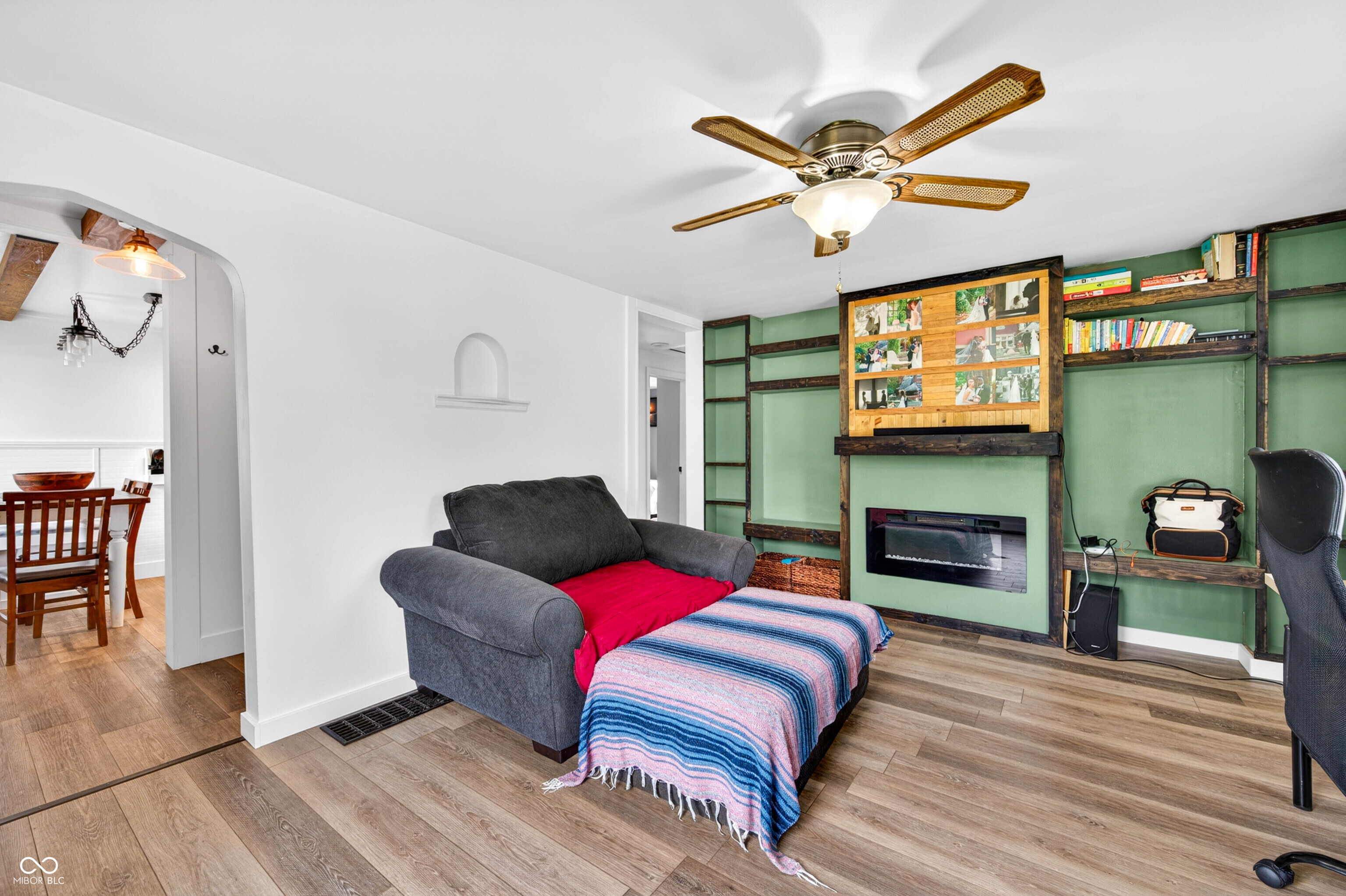 2327 Gilmore Street Columbus, IN 47201 - Photo 2 of 54