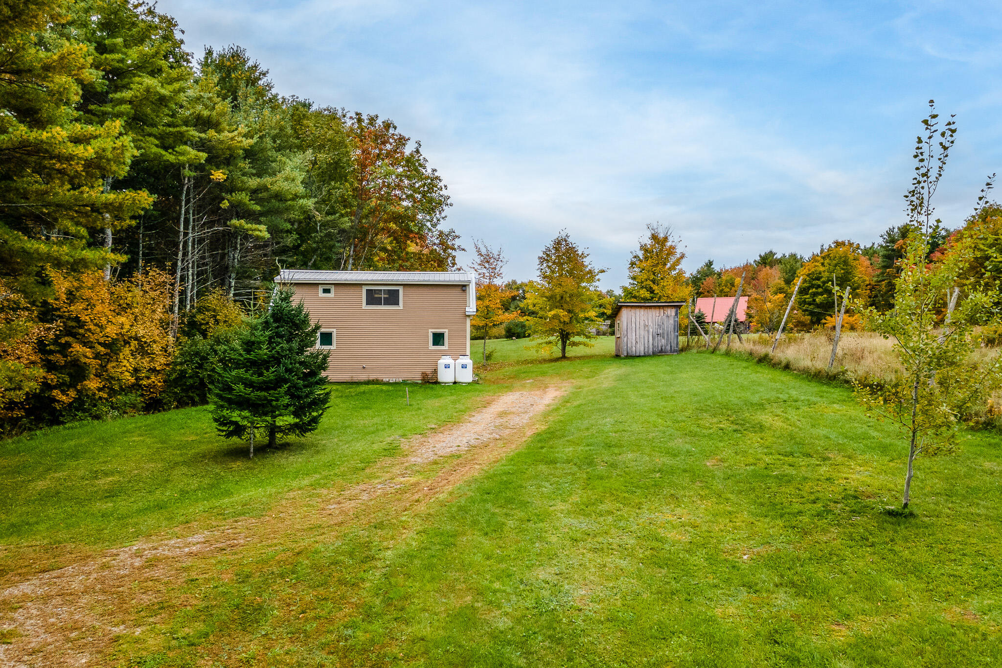 Albion Aerials-4 driveway side of home -