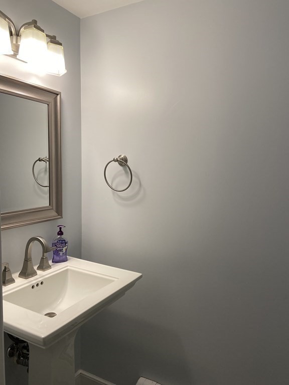 248 Commonwealth Road Wayland, MA 01778 - Photo 16 of 26 Gallery Image 16