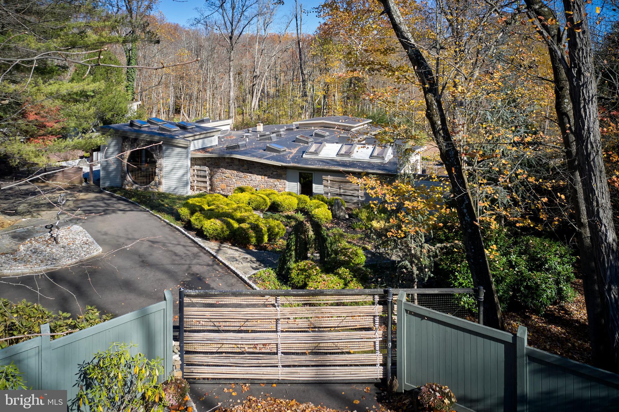 1886 Aquetong Road New Hope, PA 18938 - Photo 68 of 68 privacy gate