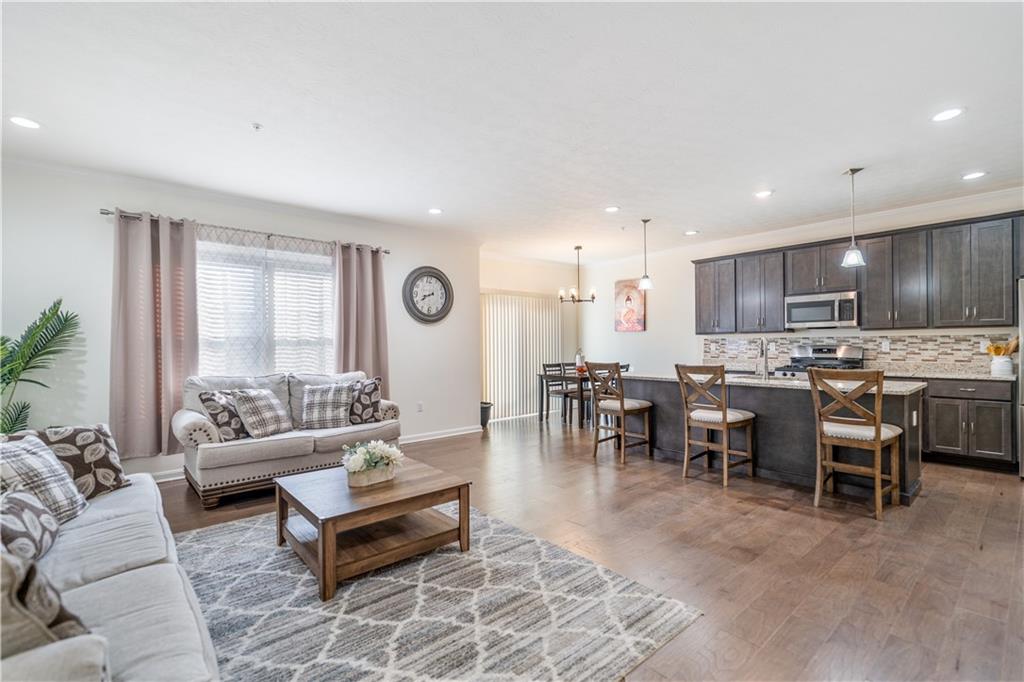 171 Lockheed Drive Coraopolis, PA 15108 - Photo 2 of 28