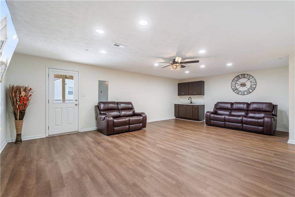 171 Lockheed Drive Coraopolis, PA 15108 - Photo 22 of 28