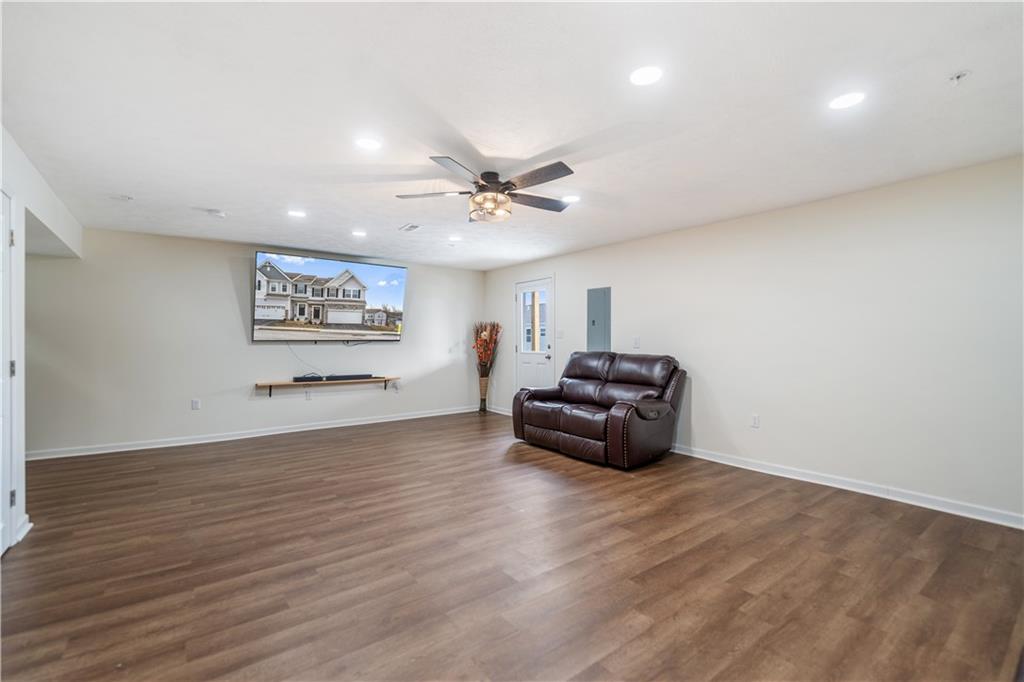 171 Lockheed Drive Coraopolis, PA 15108 - Photo 24 of 28