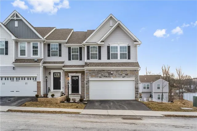 $2,800 | 171 Lockheed Drive, Coraopolis, PA 15108