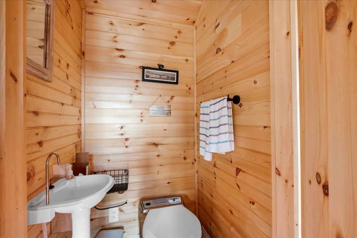 1450 Highway 30 Hubbardton, VT 05735 - Photo 40 of 54