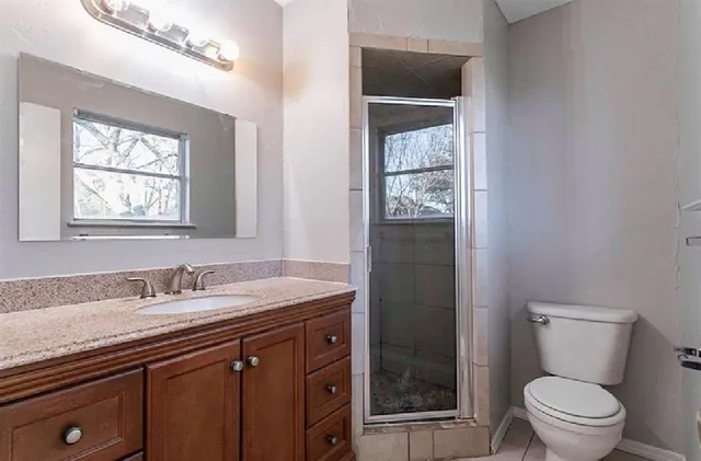 $2,000 | 913 Henslee Drive, Euless, TX 76040