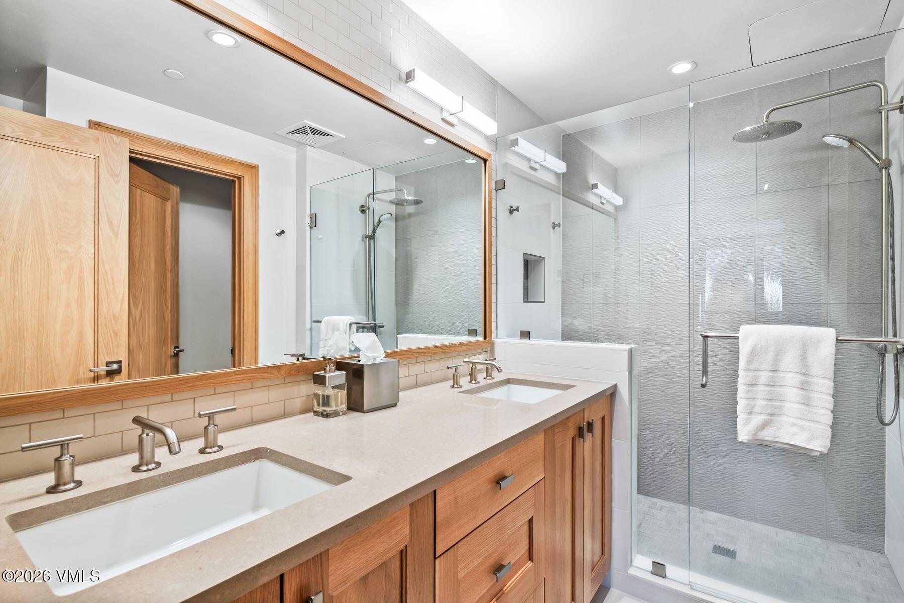 1 Waterfront Way, Unit 104 Avon, CO 81620 - Photo 11 of 28 photo_online_012