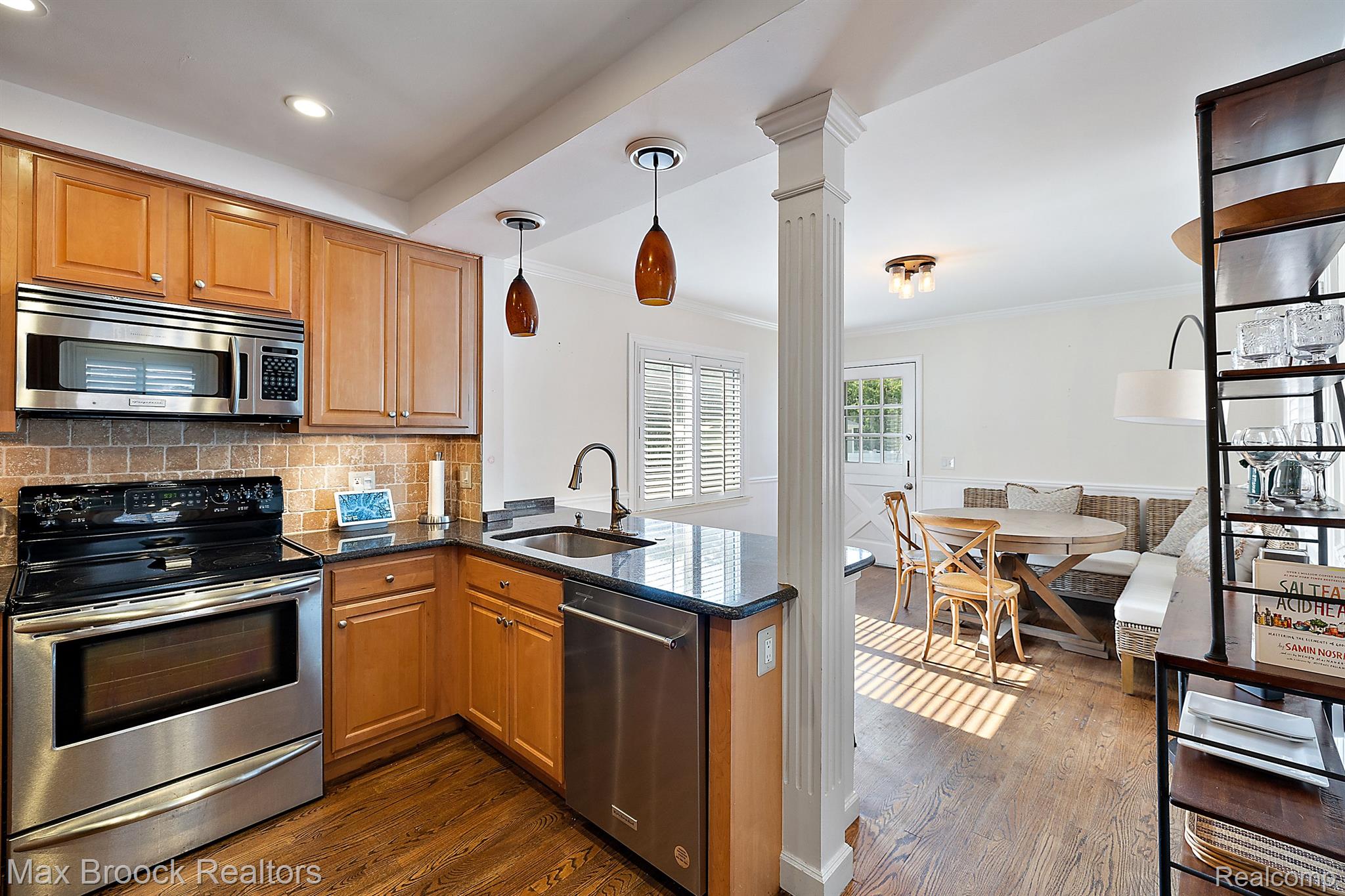 2810 Manchester Road Birmingham, MI 48009 - Photo 5 of 27 Gallery Image 5