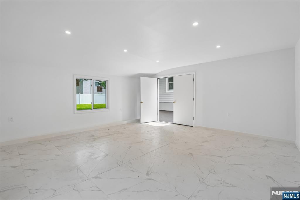 109 Prospect Street Paramus, NJ 07652 - Photo 30 of 33 Gallery Image 30