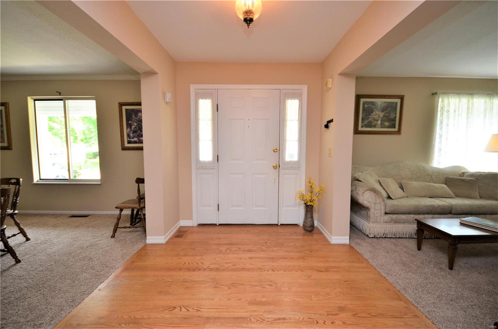 17 Lippizan Road St. Peters, MO 63376 - Photo 2 of 19