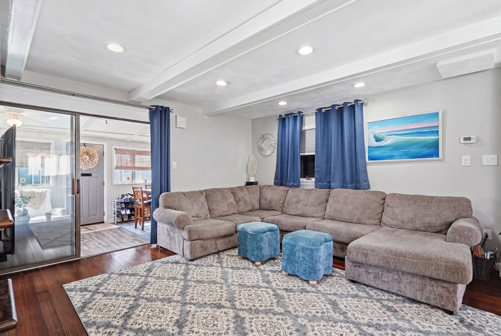 27 Billows Street Winthrop, MA 02152 - Photo 5 of 25