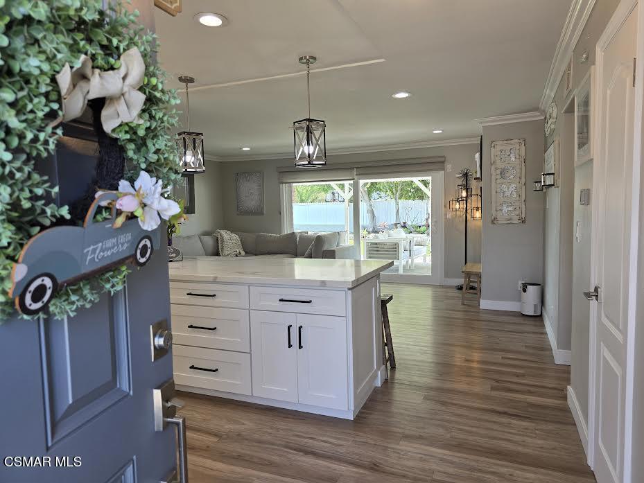 1748 Ahart Street Simi Valley, CA 93065 - Photo 4 of 26