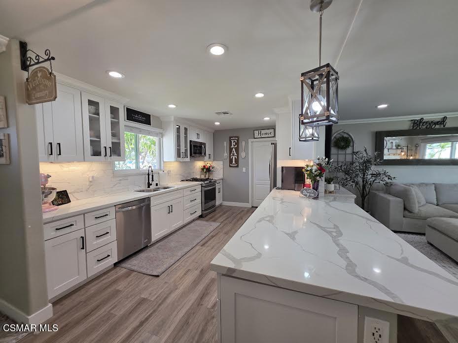 1748 Ahart Street Simi Valley, CA 93065 - Photo 6 of 26