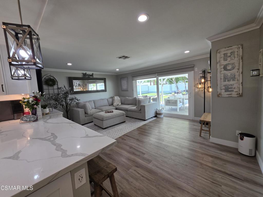 1748 Ahart Street Simi Valley, CA 93065 - Photo 7 of 26
