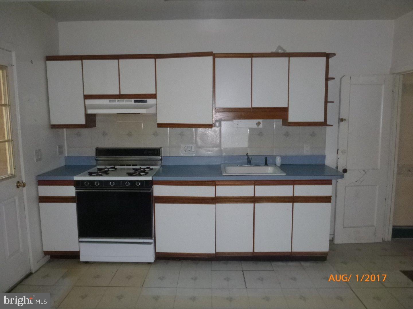 7822 Cottage Street Philadelphia, PA 19136 - Photo 6 of 12 Kitchen