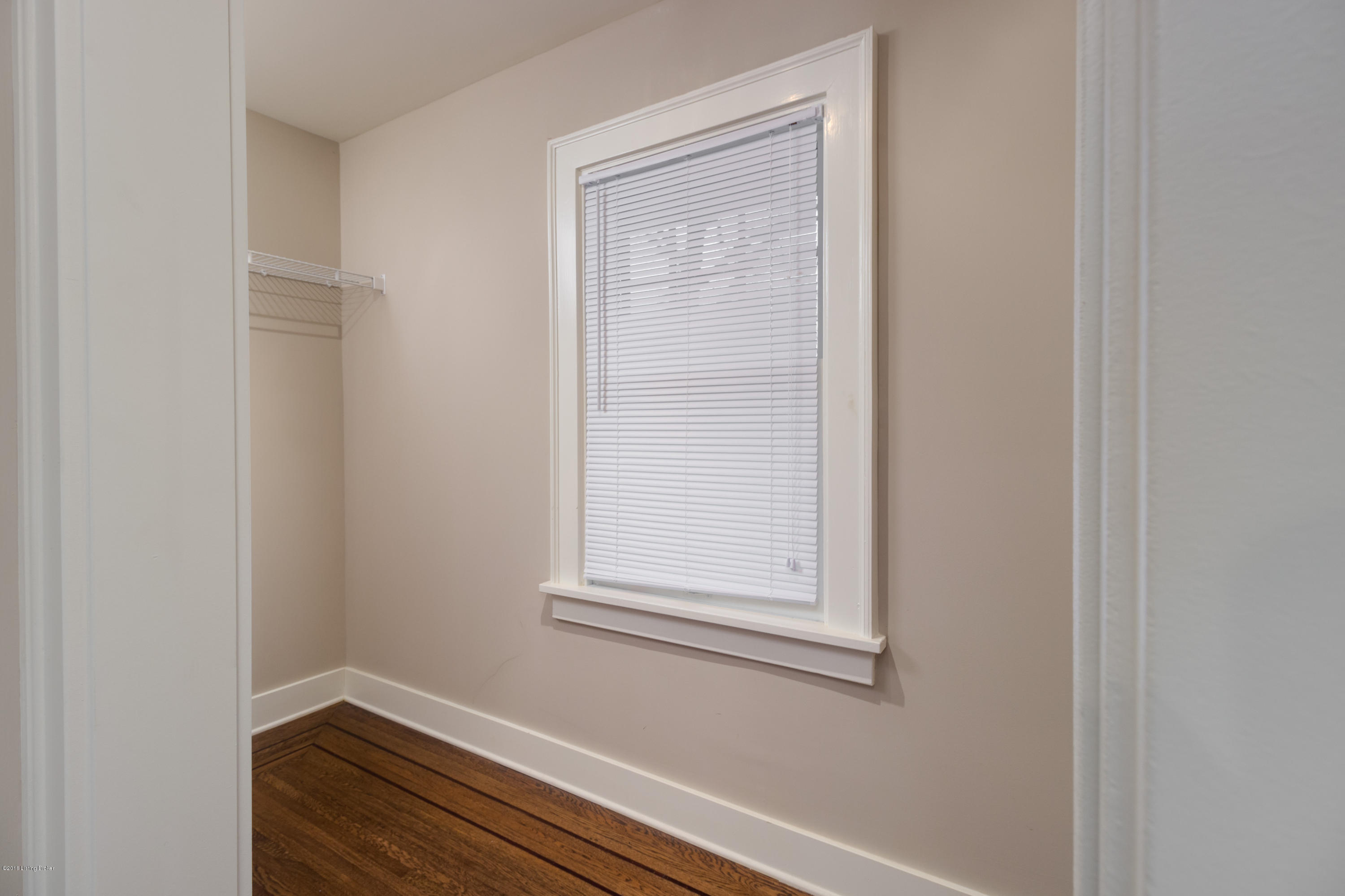 3214 Wren Road Louisville, KY 40213 - Photo 23 of 42 Master Walk in closet