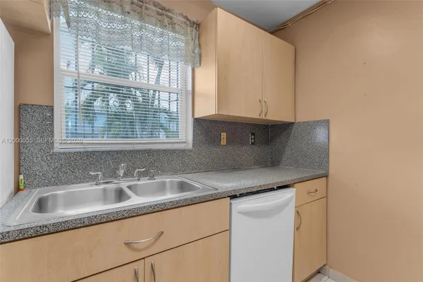 $350,000 | 3868 Southwest 107th Avenue, Unit 511, Miami, FL 33165