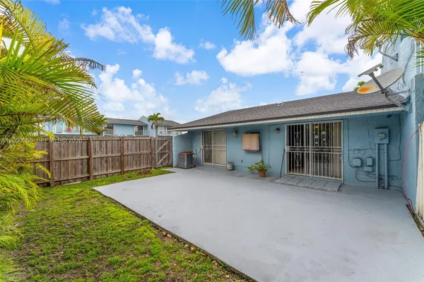 $350,000 | 3868 Southwest 107th Avenue, Unit 511, Miami, FL 33165