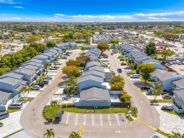 $350,000 | 3868 Southwest 107th Avenue, Unit 511, Miami, FL 33165