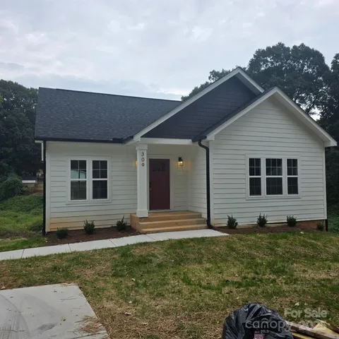 a front view of house with yard