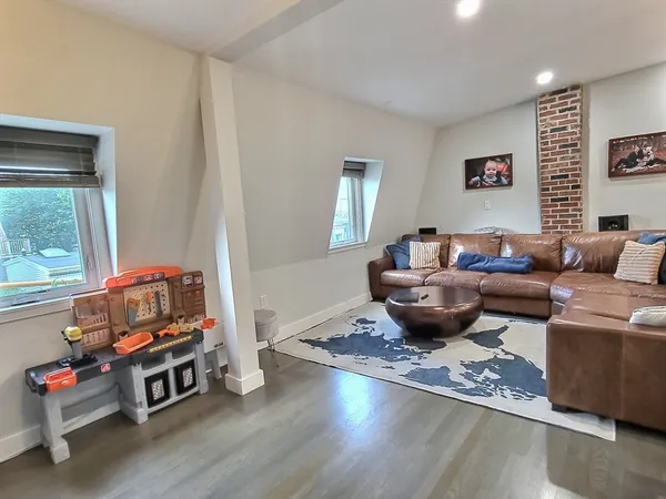 $9,500 | 54 Telegraph Street, Boston, MA 02127