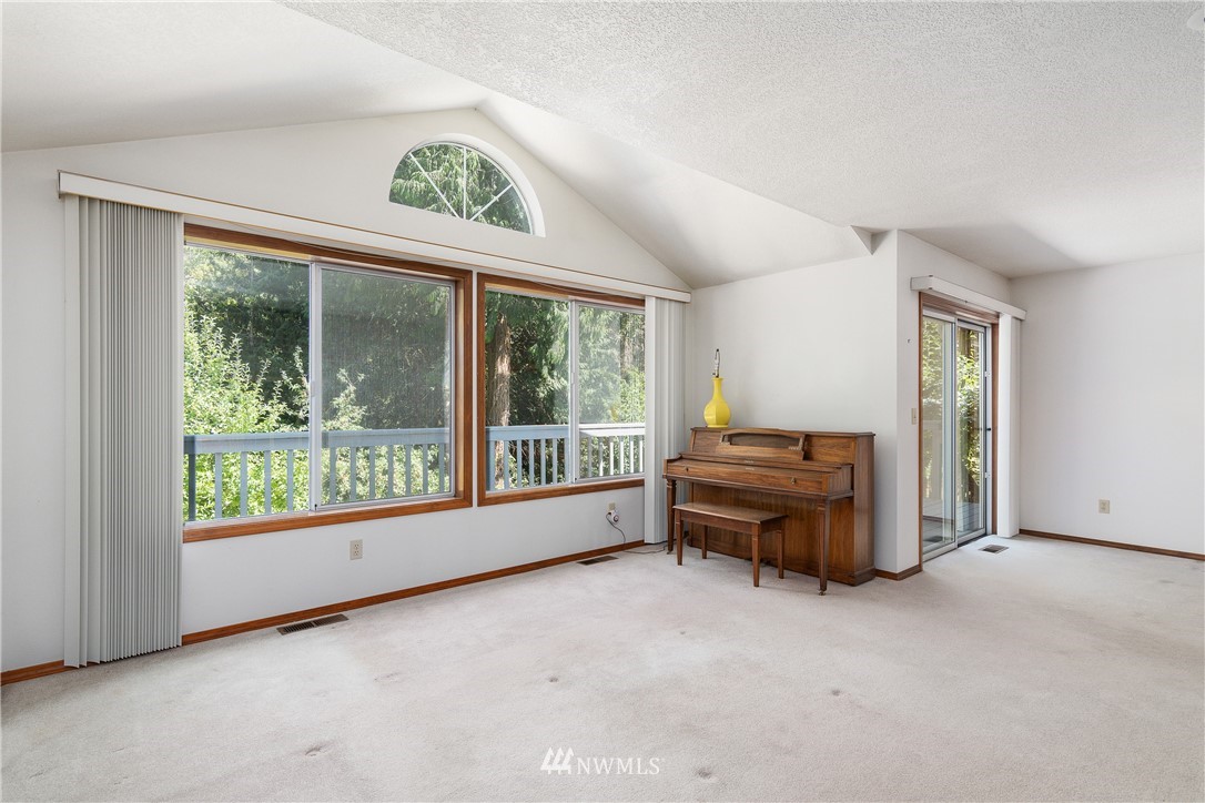 3200 Virginia Way Longview, WA 98632 - Photo 3 of 29 Gallery Image 3